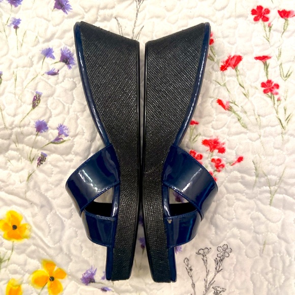 Talbots Sandals Dark Royal Blue Patent Leather Wedge Slip On WM SZ 8 1/2M - Picture 6 of 13